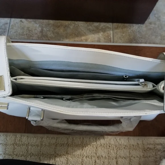 Handbag, new, white, never been used - Picture 2 of 4